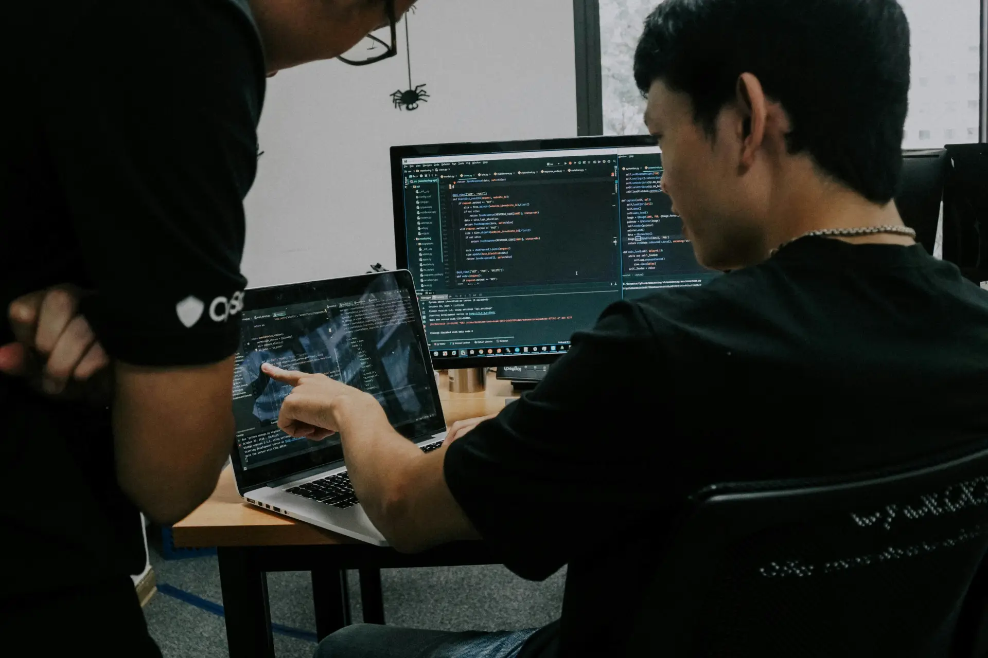 零停机部署：我们如何实现 99.99% 的可用性